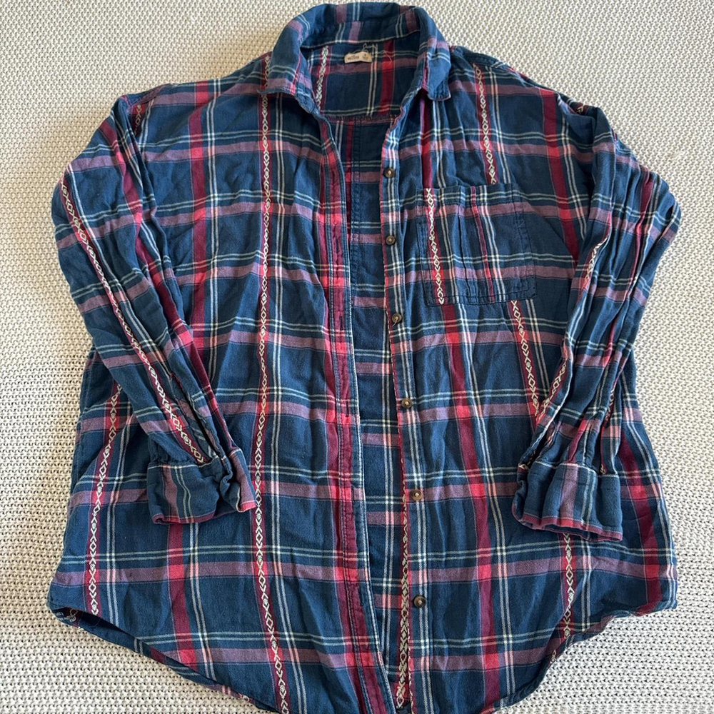 blue and pink plaid button up shirt #flannel #plaid